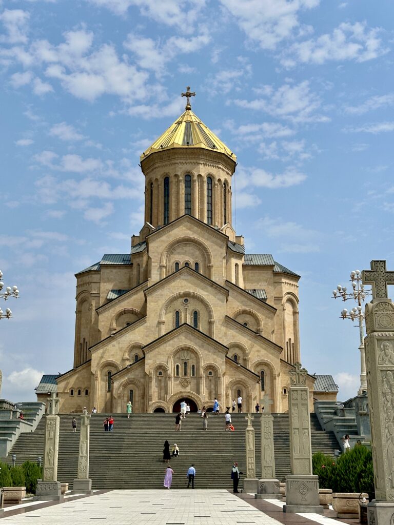 Holy Trinity Cathedral of Tbilisi (treenigheds katedral Georgien)