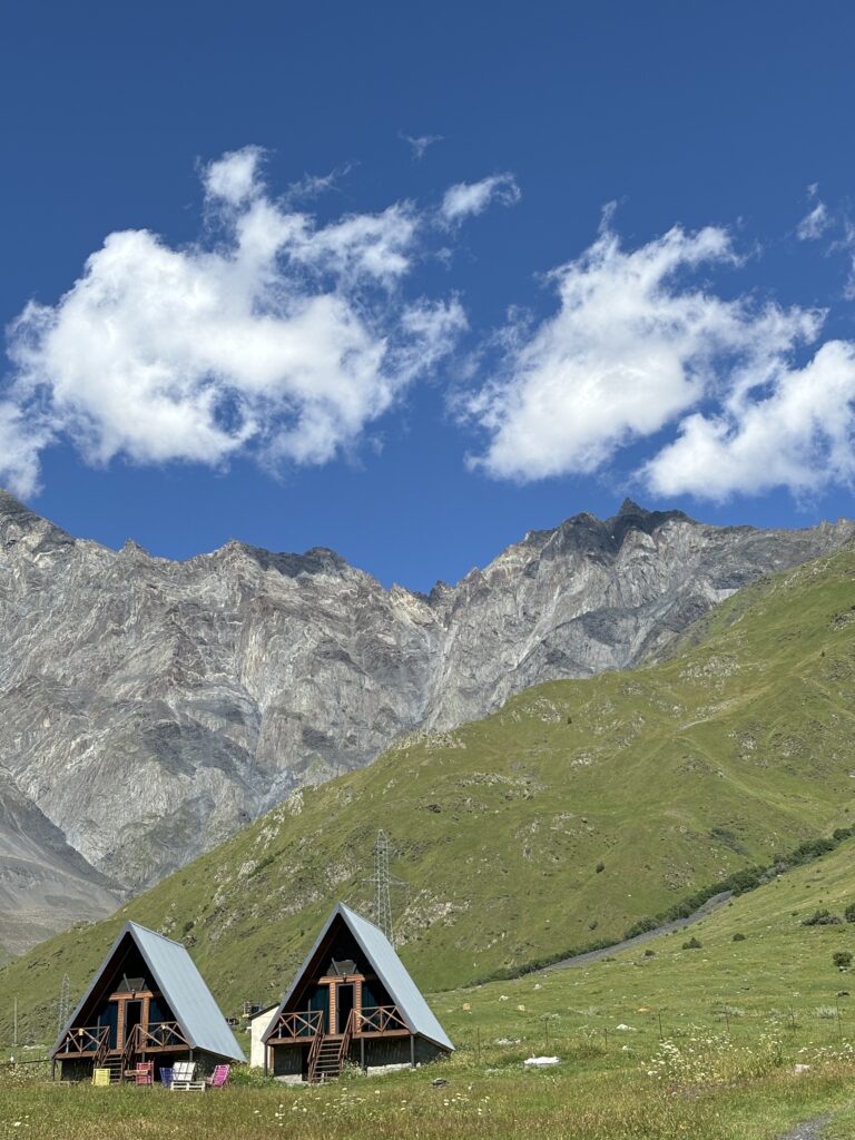 A-hytter Kazbegi Georgien